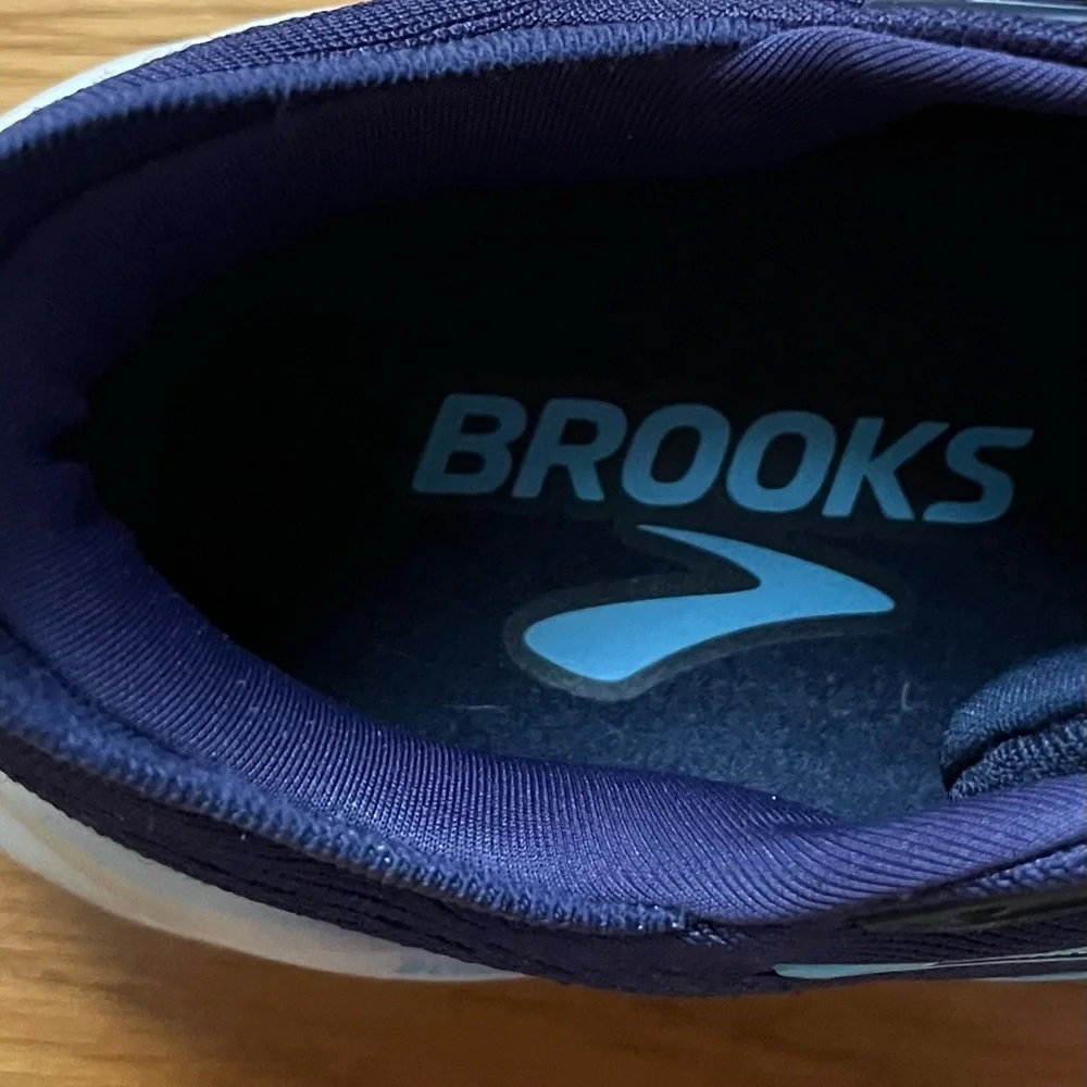 Brooks Glycerin 22 Women's Purple and Pink Running Shoes - Picture 2 of 7